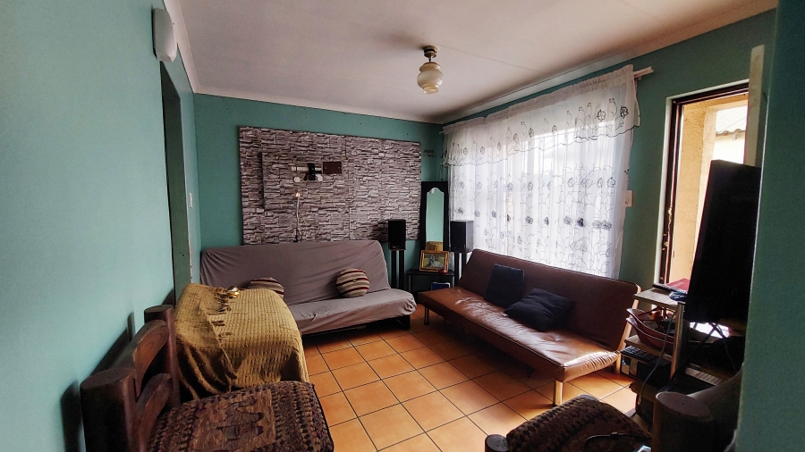 4 Bedroom Property for Sale in Palm Park Western Cape